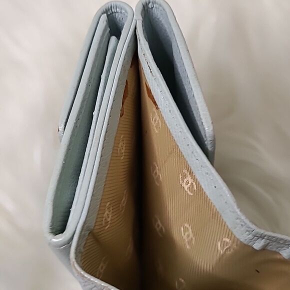 💯 Authentic Chanel Short Wallet 🍀 - Picture 13 of 15